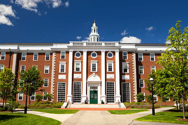 Here's how to get into Harvard university | Read all the info!
