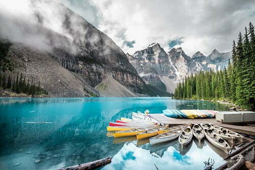 beautiful-moraine-lake-banff-national-park-alberta-canada